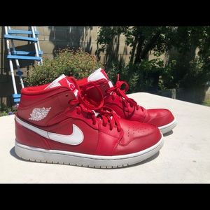 Air Jordan 1 Mid Gym Red White Swoosh Size 11.5
